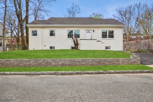 20 Edgar St, Summit, NJ, 07901-4724 | Card Image