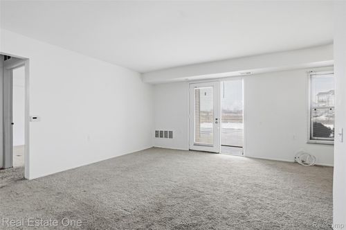 apt-77-30475 W 14 Mile Rd, Farmington Hills, MI, 48334-1551 | Card Image