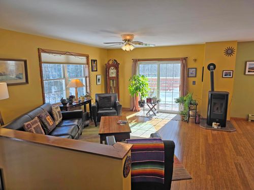 313 S Pine Banks Rd, Putney, VT, 05346-8791 | Card Image