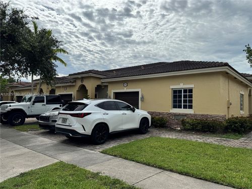 3384 Ne 11th Dr, Homestead, FL, 33033-5883 | Card Image