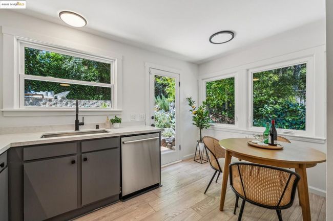 7069 Saroni Dr, House other with 2 bedrooms, 1 bathrooms and null parking in Oakland CA | Image 15