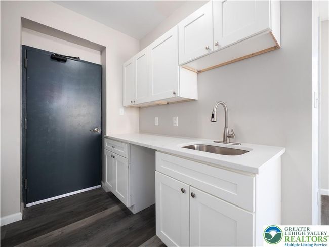 UNIT-7 - 1515 Vine St, Condo with 1 bedrooms, 1 bathrooms and null parking in Scranton PA | Image 4