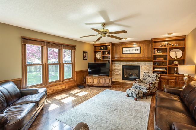 7508 Hickory Ln, Home with 5 bedrooms, 4 bathrooms and null parking in Urbandale IA | Image 10