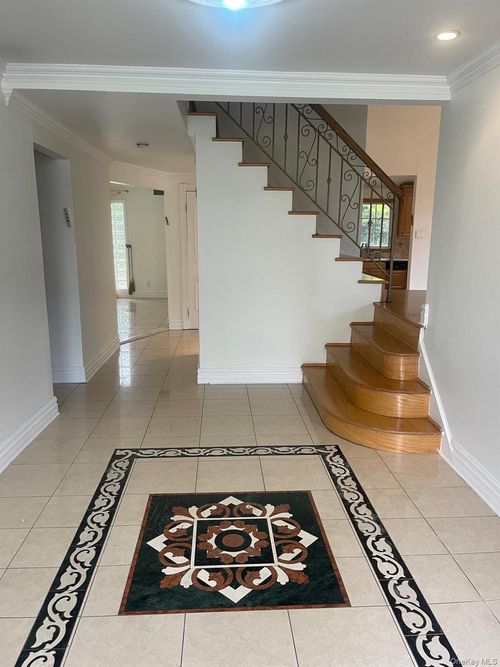 29 Bayberry Rd, Lawrence, NY, 11559-2723 | Card Image