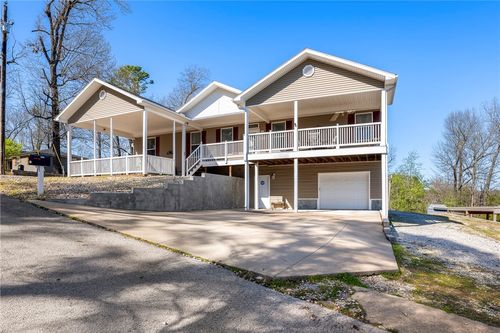 16446 Pin Oak Ln, Rogers, AR, 72756-6364 | Card Image