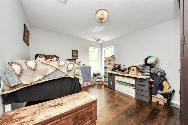 6502 S Highway 35, House other with 5 bedrooms, 3 bathrooms and 3 parking in Alvin TX | Image 19