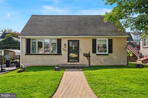 207 Rolling Rd, BROOMALL, PA, 19008-2307 | Card Image