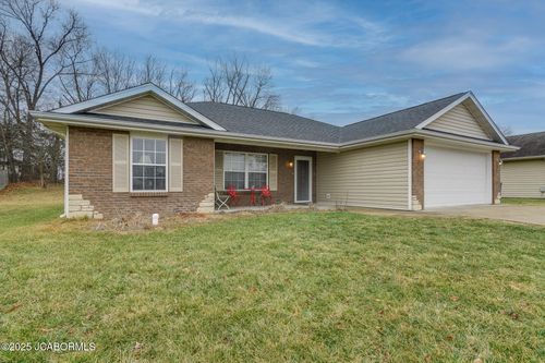 135 Sommer Ct, Holts Summit, MO, 65043-2656 | Card Image