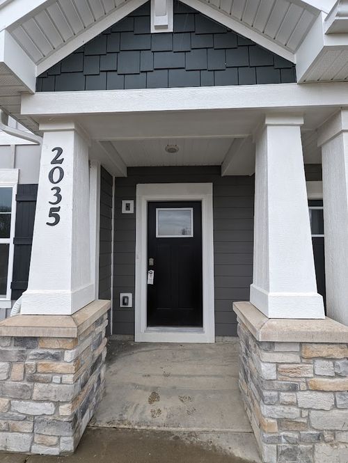 end-unit-2035 Sequoia Ave, Mundelein, IL, 60060-2176 | Card Image