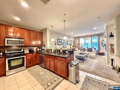 6209 Brookhaven Ct, Riverdale, NJ, 07457-1648 | Card Image