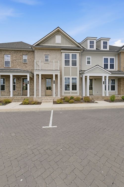 5-124 Nearwater Pl, Hendersonville, TN, 37075-3279 | Card Image