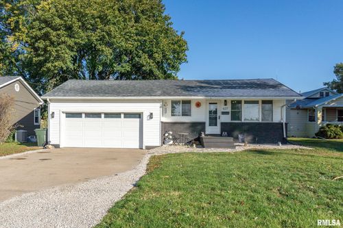 627 E Main St, Geneseo, IL, 61254-1551 | Card Image