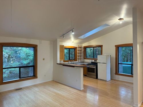 17001 Walker Lake Rd, Willits, CA, 95490-9692 | Card Image