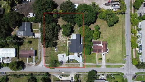 1860 Nw 81st St, Miami, FL, 33147-5165 | Card Image