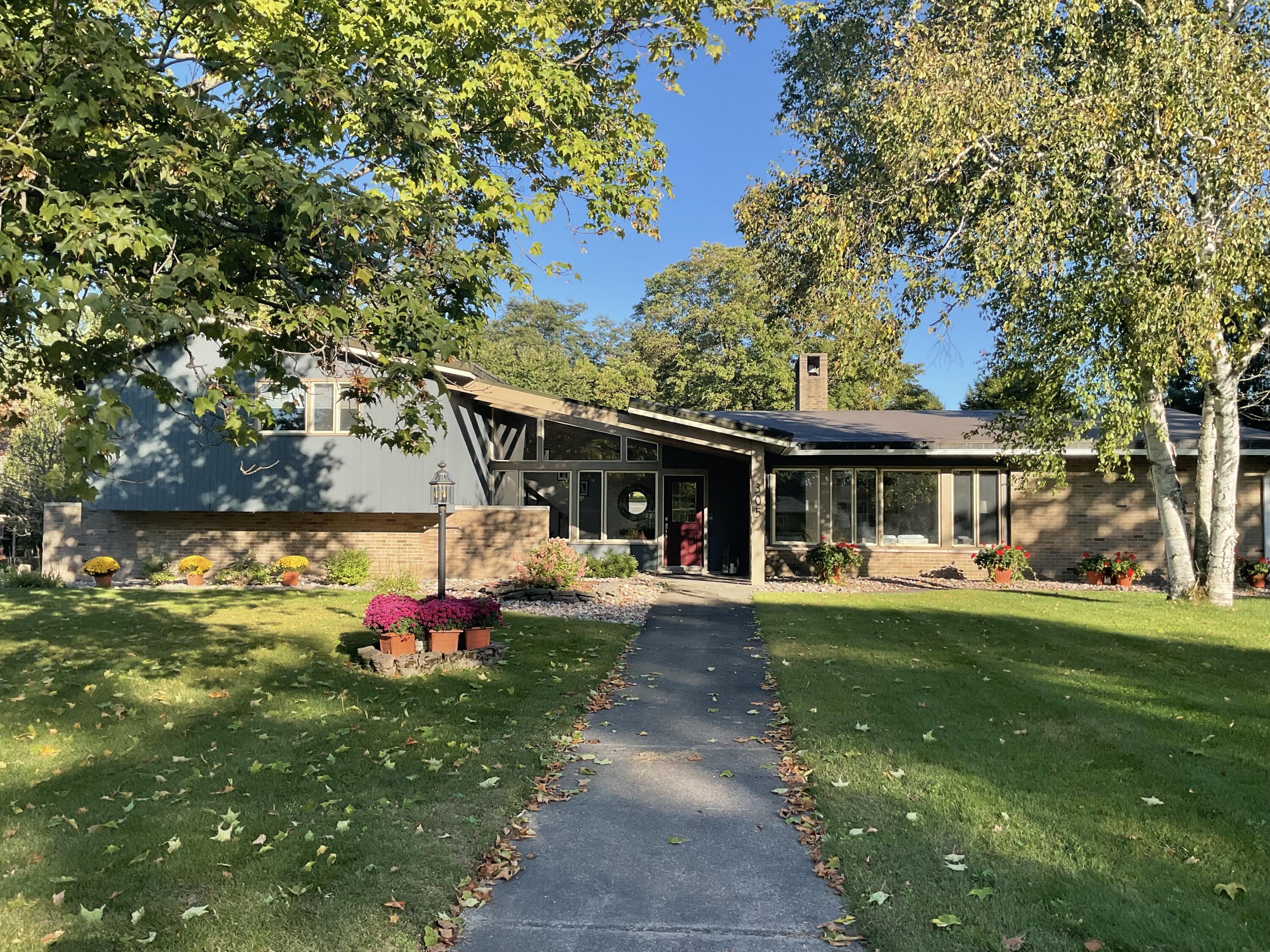 Hudson Dr, Sault Sainte Marie, MI 49783