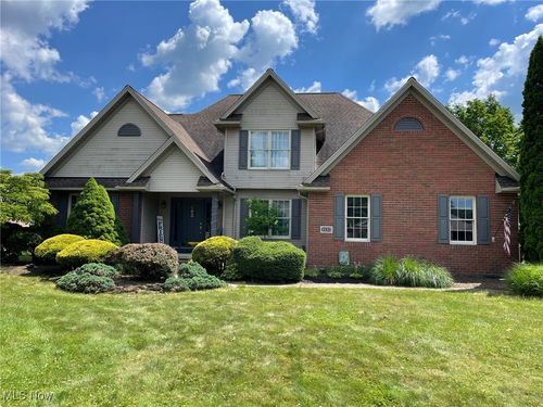 1133 S Azalea Blvd, Barberton, OH, 44203-4301 | Card Image