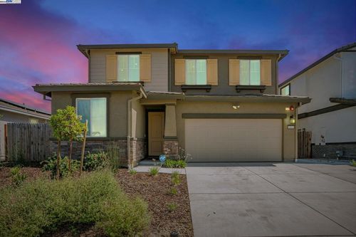 859 Helmsley Dr, Vacaville, CA, 95687-7958 | Card Image