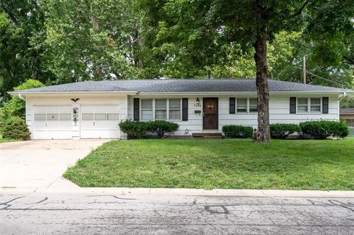 7226 Edgewood Blvd, Shawnee, KS, 66203-4535 | Card Image