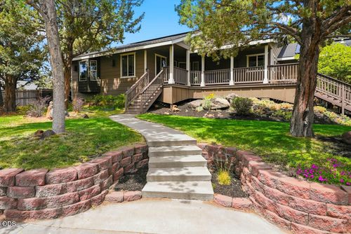 63225 Stonewood Dr, Bend, OR, 97701-8232 | Card Image
