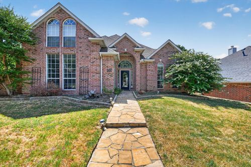 305 Brazil Dr, Hurst, TX, 76054-2412 | Card Image