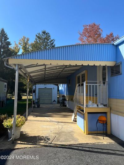 Patio with Overhang | Image 3