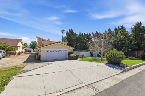 10516 Independence Ave, Chatsworth, CA, 91311 | Card Image