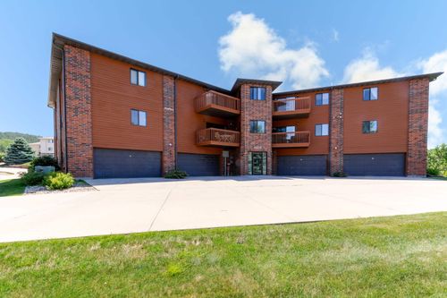 4235 Fairway Hills Dr, Rapid City, SD, 57702-5342 | Card Image