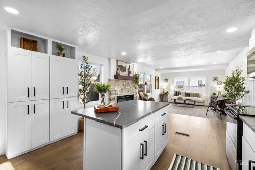 5637 Fairfax Ln, Boise, ID, 83714-6045 | Card Image