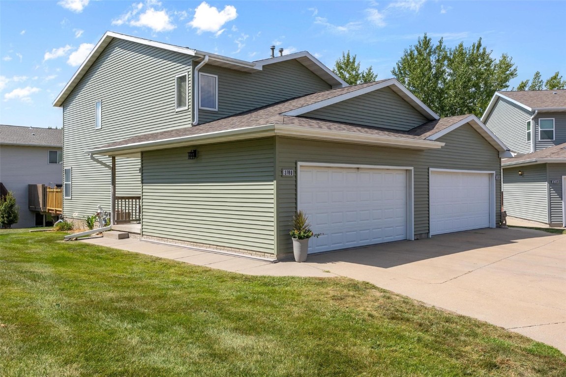Deer Valley Dr, Marion, IA 52302