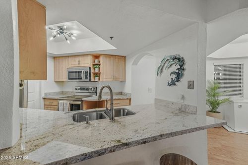 150-5104 N 32nd St, Phoenix, AZ, 85018-1473 | Card Image