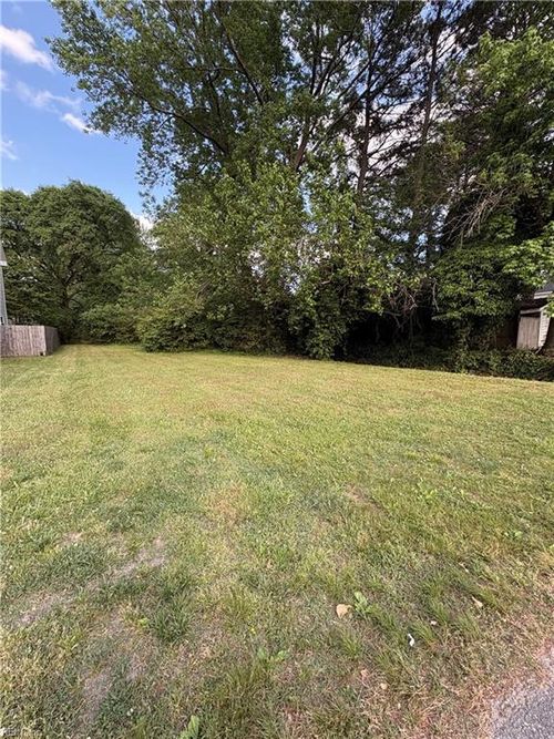 46 Noble St, Portsmouth, VA, 23702-1051 | Card Image