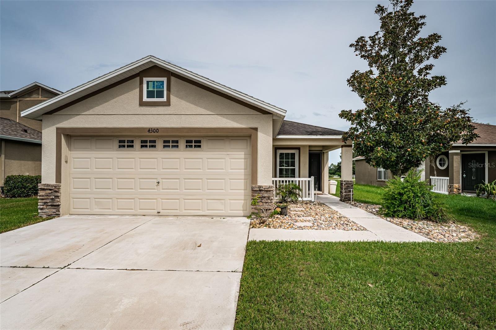 Old Waverly Ct, Wesley Chapel, FL 33543
