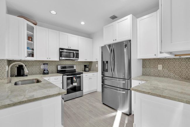 B - 5402 Pointe Villa Dr, Condo with 3 bedrooms, 3 bathrooms and null parking in Lighthouse Point FL | Image 4