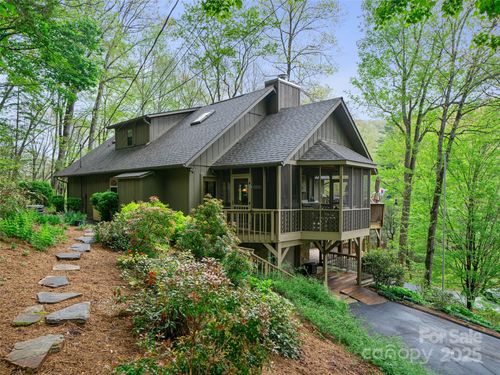 86 Laurel Dr, Burnsville, NC, 28714-2742 | Card Image