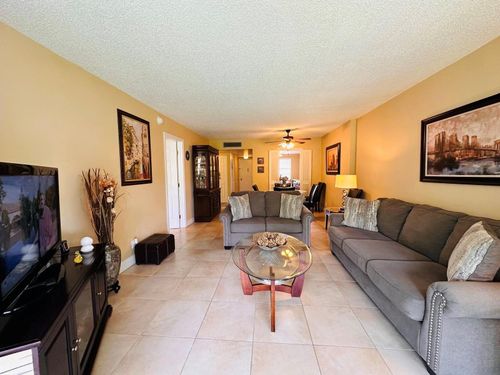 253-3099 Nw 48th Ave, Lauderdale Lakes, FL, 33313-7215 | Card Image