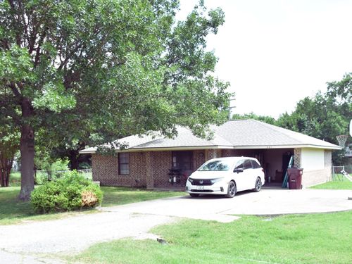 401 E Hunt St, Leonard, TX, 75452-2529 | Card Image