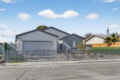 1905 Harvard St, North Las Vegas, NV, 89030-6716 | Card Image