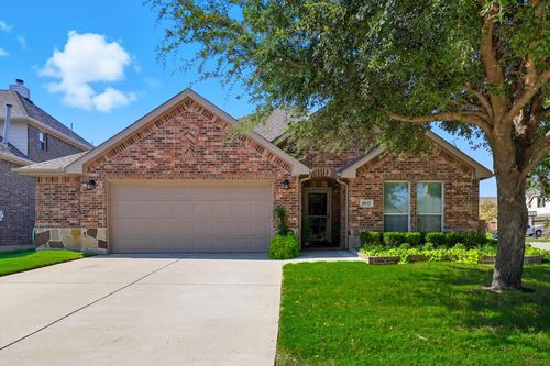 8633 Running River Ln, Fort Worth, TX, 76131-3381 | Card Image