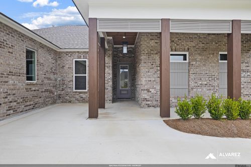 9921 Oak Colony Dr, Baton Rouge, LA, 70817-5549 | Card Image