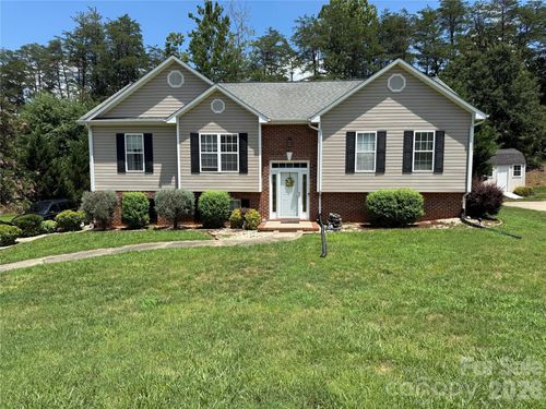 97 Freshfield Dr, Hudson, NC, 28638-9289 | Card Image