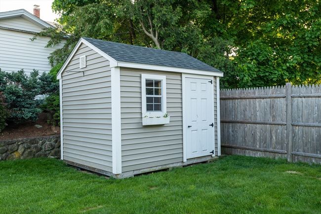 20 Cedardale Rd, House other with 2 bedrooms, 2 bathrooms and 1 parking in Lynn MA | Image 9