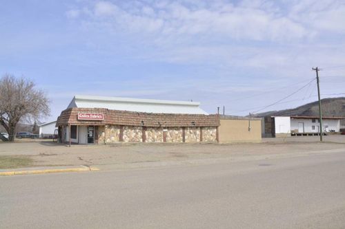 8923 94 St, Peace River, AB, T8S1G9 | Card Image