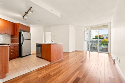 516-4028 Knight St, Vancouver, BC, V5N5Y8 | Card Image