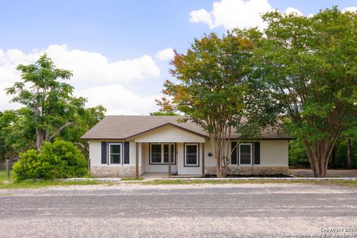 229 Doeskin Dr, Boerne, TX, 78006-8925 | Card Image