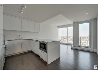 2613 - 10360 102 St Nw, Condo with 1 bedrooms, 1 bathrooms and 2 parking in Edmonton AB | Image 3