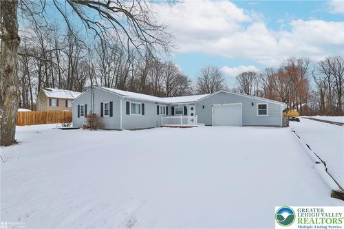 7718 Sweetwood Dr, Macungie, PA, 18062-9104 | Card Image