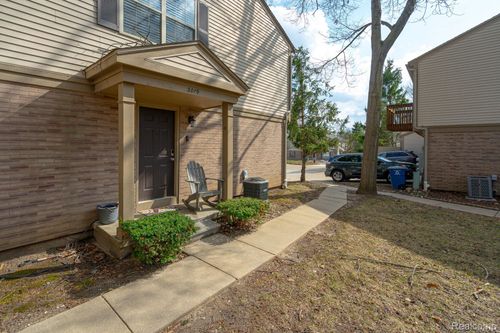 3019 Forest Creek Ct, Ann Arbor, MI, 48108-5216 | Card Image