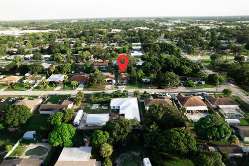 805 Ixoria Ave, Fort Pierce, FL, 34982-6276 | Card Image