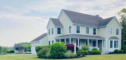 105 Lilac Lane, Portsmouth, RI, 02871 | Card Image