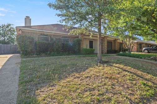 2909 Post Oak Dr, Euless, TX, 76039-7848 | Card Image